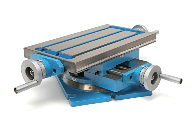 LCT 425 Kruistafel met Draaibaar Onderstel