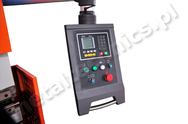 HYDRAULICZNA PRASA KRAWĘDZIOWA 30×1320 MM