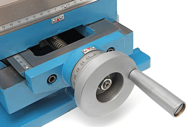 LCT 425 Kruistafel met Draaibaar Onderstel