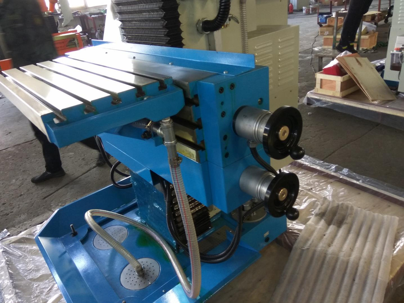 TOOL MILLING MACHINE XL8140