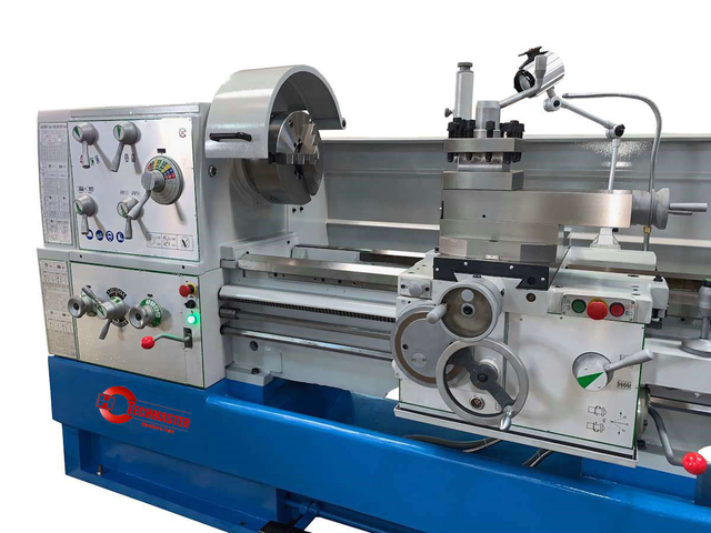 INDUSTRIAL LATHE C6266A X2000
