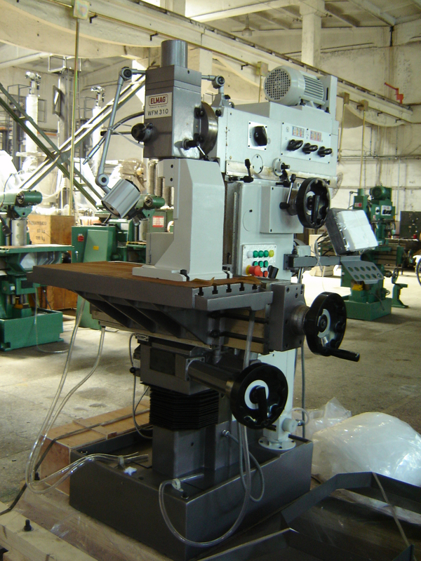 UNIVERSAL MILLING MACHINE X8132