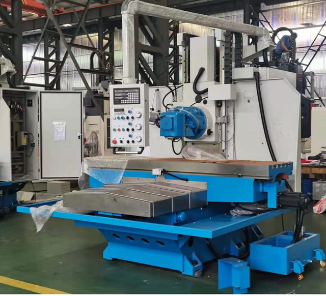 Universal milling machine X716