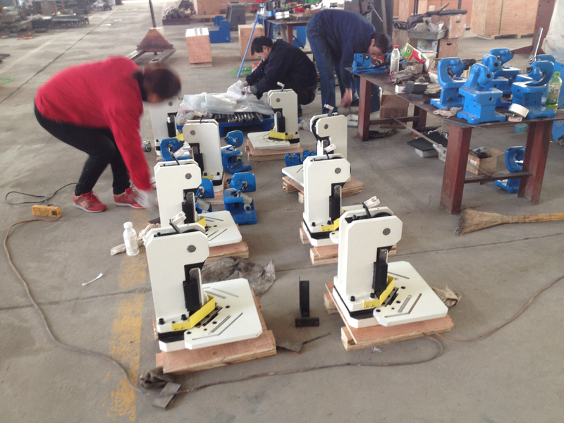 MANUAL NOTCHER 100x100 mm, 3 mm