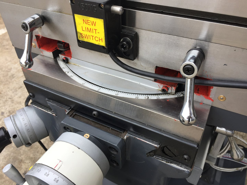 MGH50W. Universal Mill Steelmaster. Variable Speed, Gear Drive with 3 Axis Digital Readout