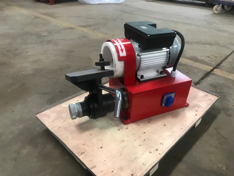 CAP AND ROD GRINDING MACHINE DM50