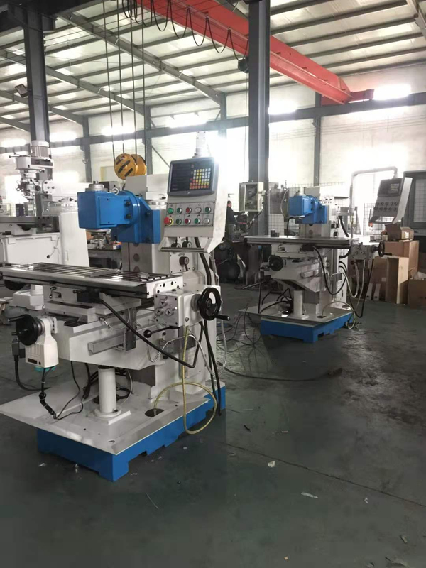 UNIVERSAL SWIVEL HEAD MILLING MACHINE XH6126