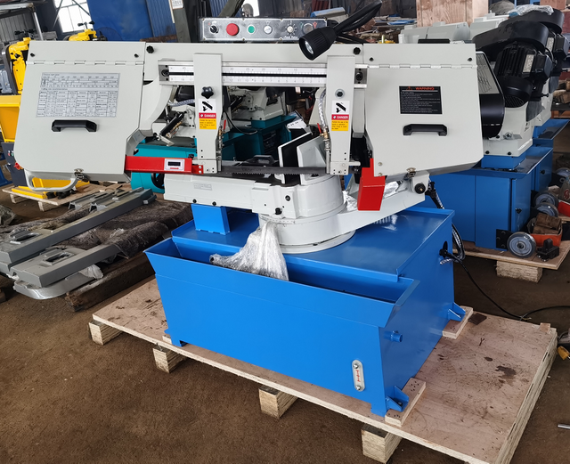 10 Inch x 18 Inch Metal Cutting Band Saw With Swiveling Base - Horizontal Bandsaws BS-1018R