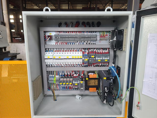 QC12K SERIES NC HYDRAULIC SWING BEAM SHEAR