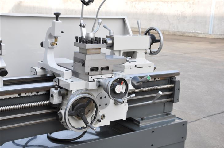 80MM BIG SPINDLE LOW SPEED CONVENTIONAL LATHEC6250B (SPEED 36-1600RPM)