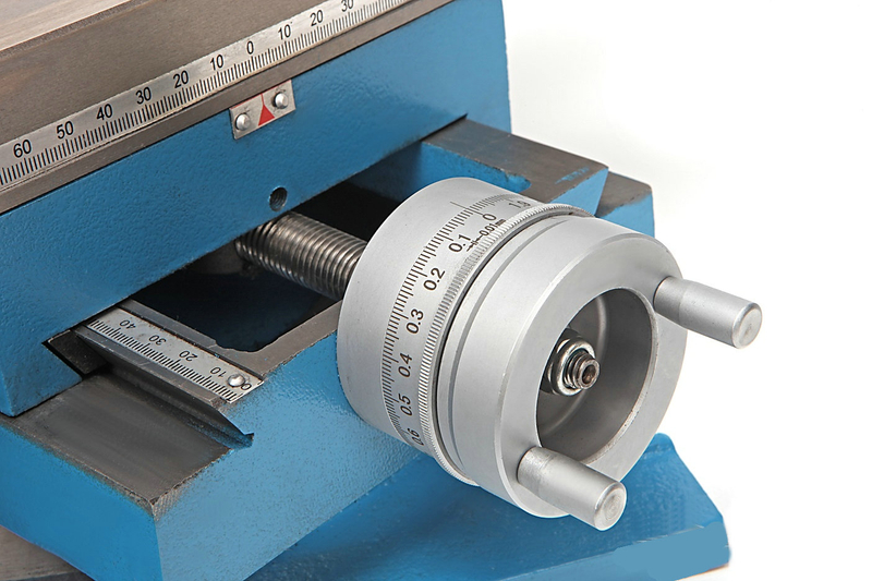 LCT 330 Kruistafel met Draaibaar Onderstel